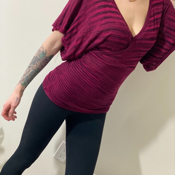 Le chateau heathered red tunic style fancy top fall fashion - Picture 3 of 7